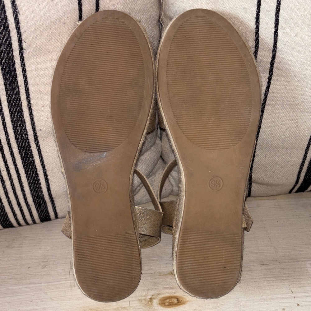 Universal Thread Gold Metallic Espadrille Spring … - image 8